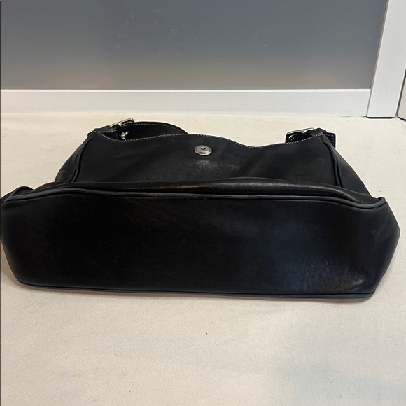 vintage Coach Hamptons Hobo bag in black leather with contrast stitching - Picture 9 of 10